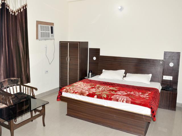 Hotel Devi Mahal Katra  Szoba fotó
